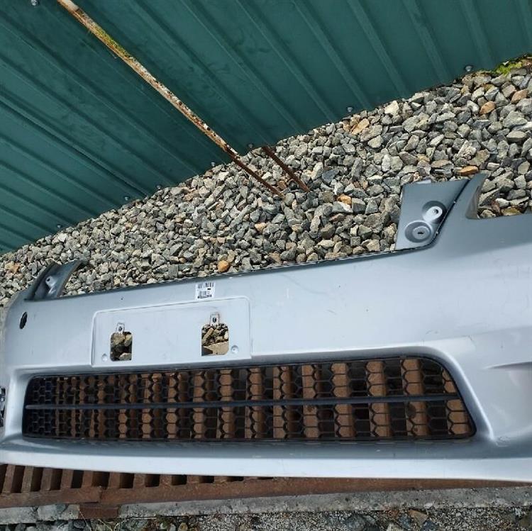 Решетка бампера Тойота Марк Х Зио в Ижевске 87547